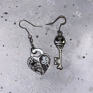 🎃Nightmare Before Christmas Key Earrings Jack&Sally